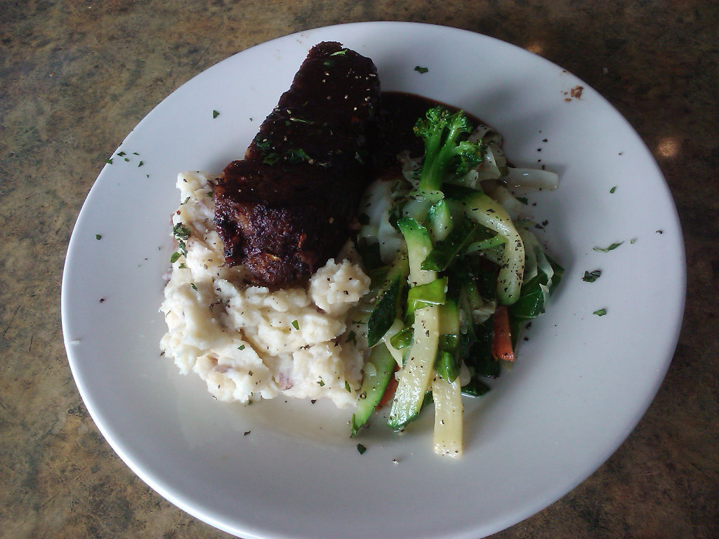 Turkey meatloaf, garlic mashed potatoes and local veggies