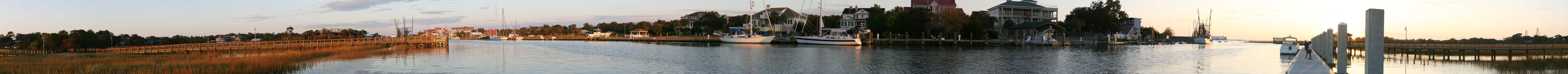 Panorama image of Shem Creek Park covering almost a full 360 degrees.